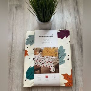 Kirkton House Leaf Print 60x84” Oblong Vinyl Tablecloth